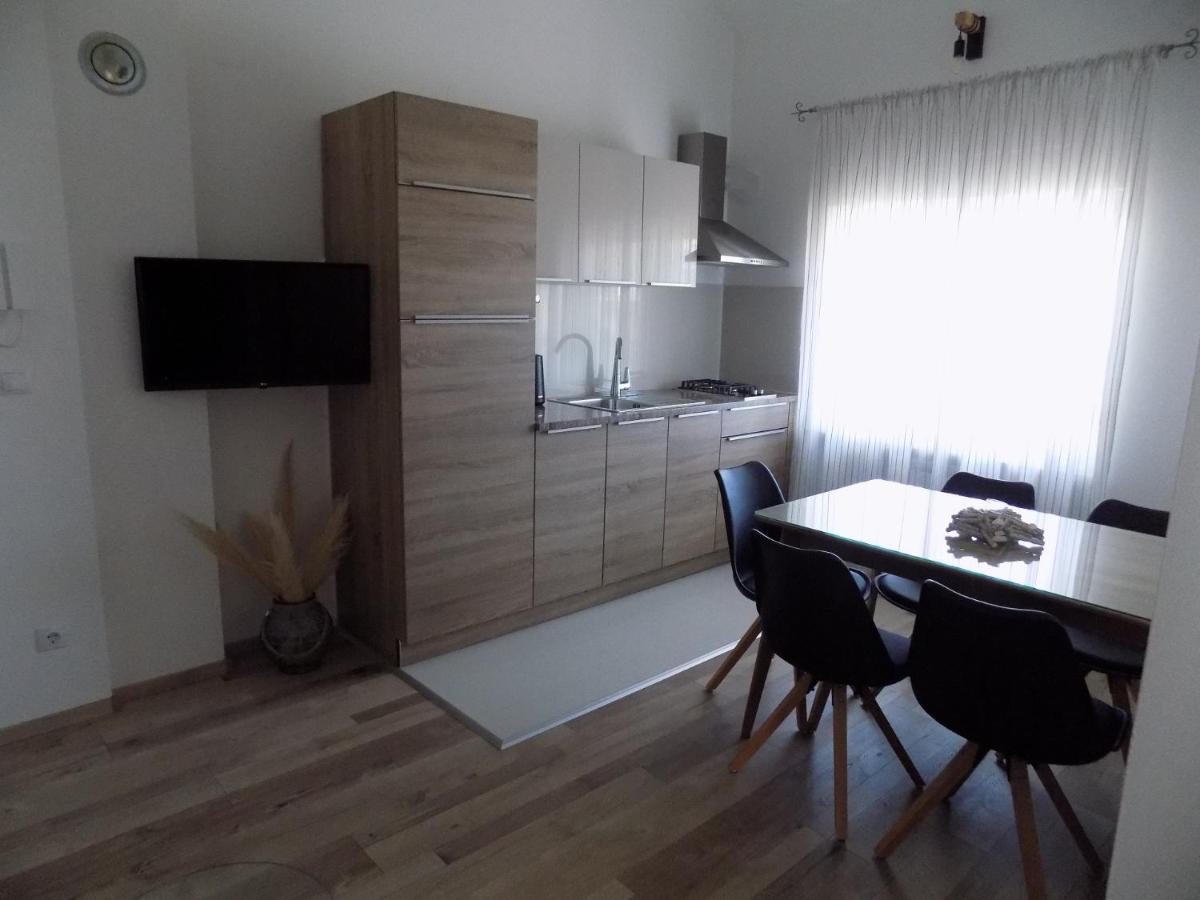 Villa Jukic Murter Exteriör bild